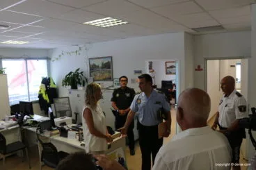 La consellera visita la comisaría de Dénia 08