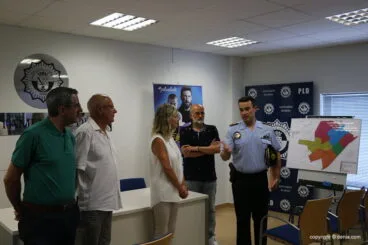 La consellera visita la comisaría de Dénia 10
