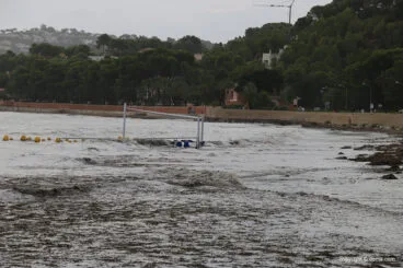 Las consecuencias de la lluvia y el temporal en Dénia – Baño adaptada Marineta