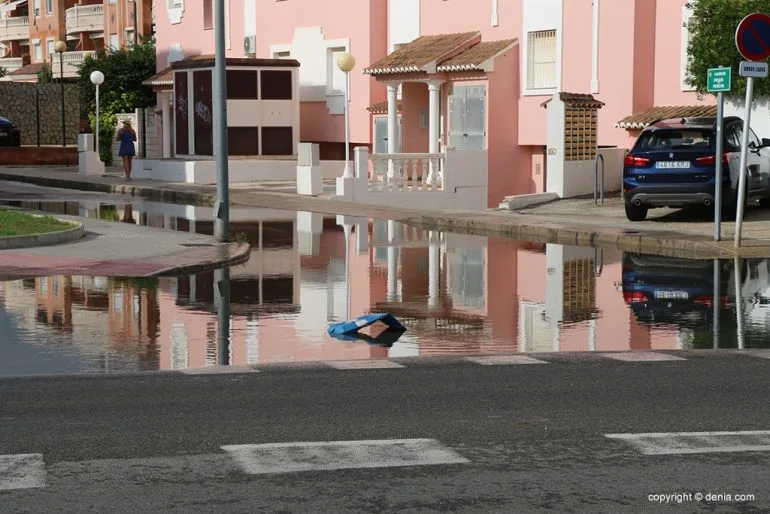 Las consecuencias de la lluvia y el temporal en Dénia - el agua cubre Las Marinas