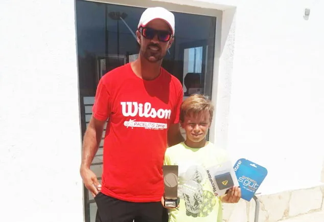 manu sala campeon alevin torneo tecnifibre pego
