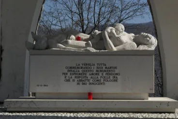 Monumento en memoria a las víctimas en Sant’Anna di Stazzema