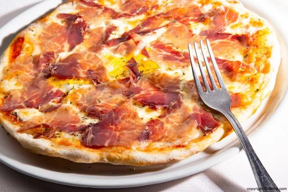 Pizza con jamón – Restaurante Sandunga 52