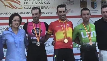 podio del circuito de asturias de ciclismo en carretera