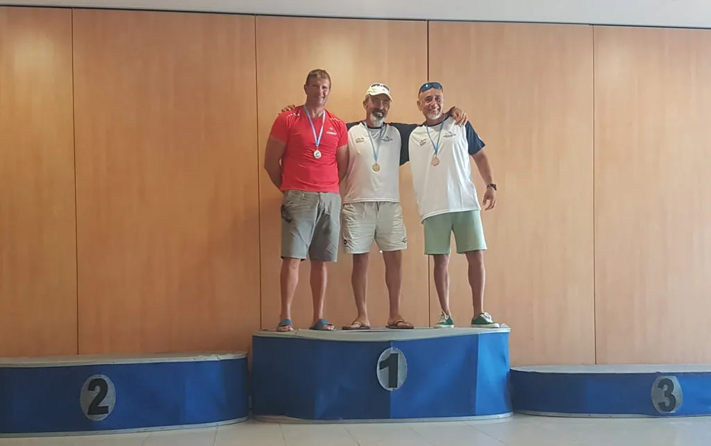 Tres nuevos podios para hacer crecer el medallero del equipo de kayak del Real Club Náutico Dénia 2 podium veteranos real club nautico denia