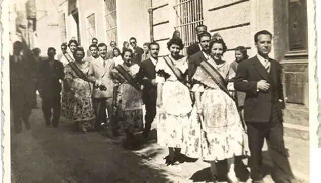 Imatge: Primera comissió de la falla Les Roques