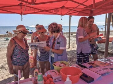 puesto de informacion del centro de salud en la marineta