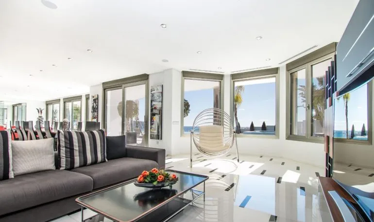 Salón villa de lujo en Moraira - Fine & Country Costa Blanca Norte