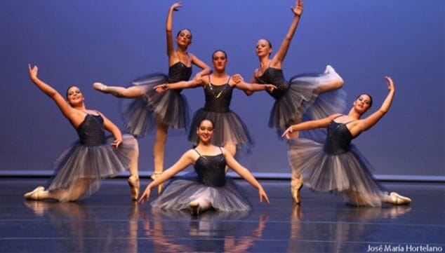 actuacion escola de dansa ma angeles signes