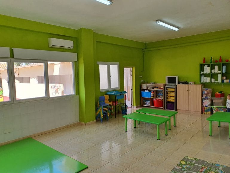 Aula ambientada en verde - Escoleta El Castellet