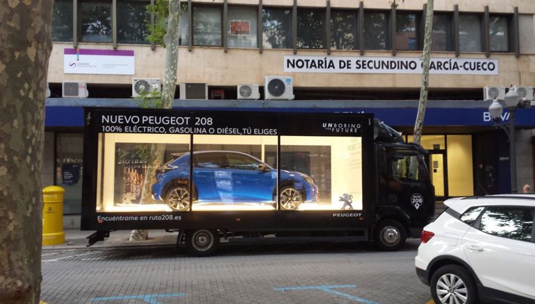 Camión en la calle Marqués de Campo de Dénia - Peumóvil