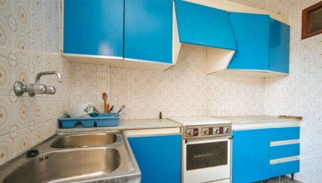 cocina antes reforma apartamento bellreguard macamon