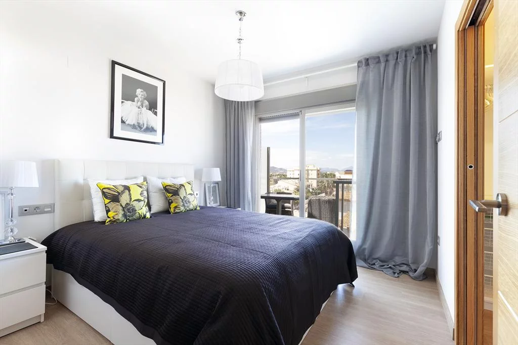 Apartamento para vacaciones con tres habitaciones – Quality Rent a Villa