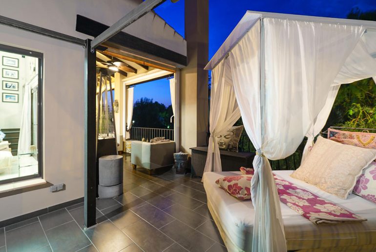 Exterior romántico en casa de vacaciones en Pedreguer - Aguila Rent a Villa