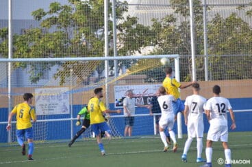 Ferrán remantando sobre el marco del Sueca