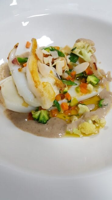 Plato con ingredientes de la zona – Restaurante Punta Negra Hotel Les Rotes