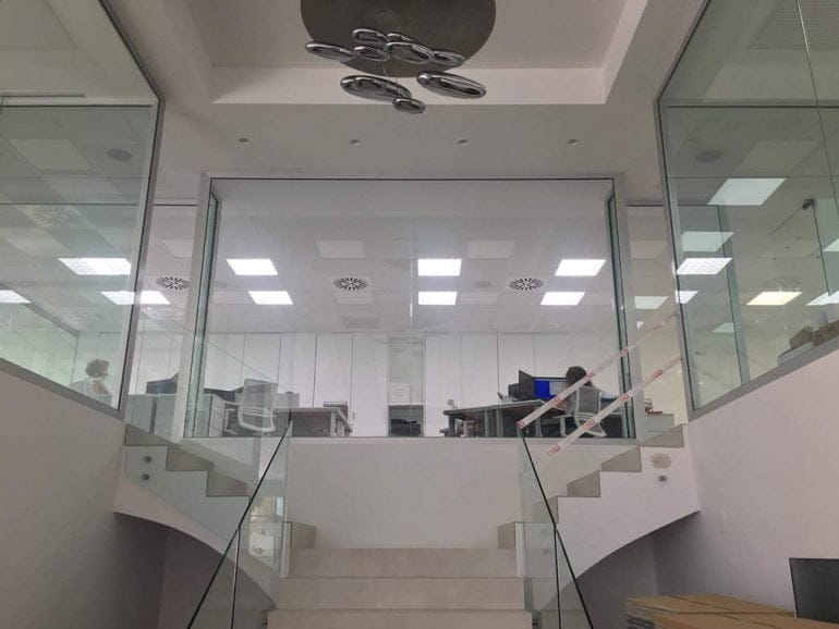 Iluminación de una empresa - Solatube Levante
