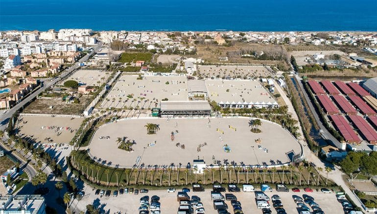 Instalaciones del Centro Ecuestre de Oliva Nova vistas desde el aire