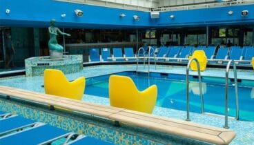 Piscina a bordo del barco Costa Fortuna – Falken Tours