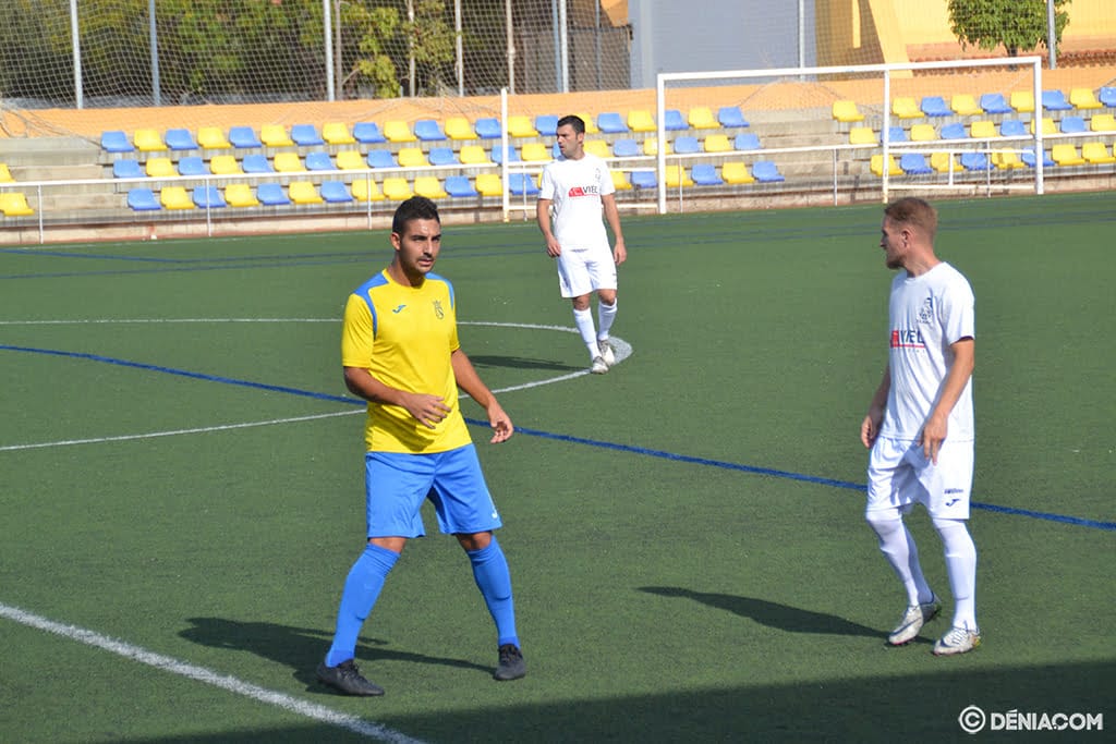 Imagen: Josep rodeado de rivales