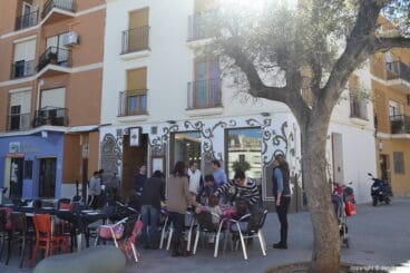 Terraza animada en Dénia – La Cuina de Pepa