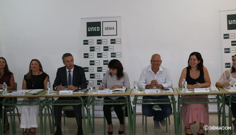 Miembros del Ayuntamiento, Diputación y UNED