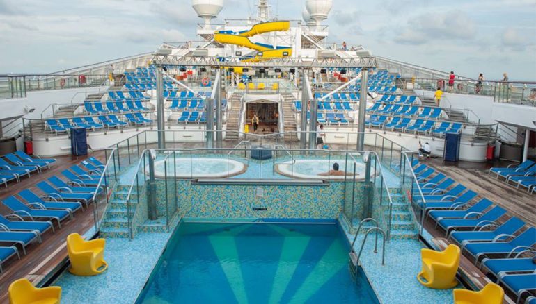Pool on the Costa Fortuna boat - Falken Tours