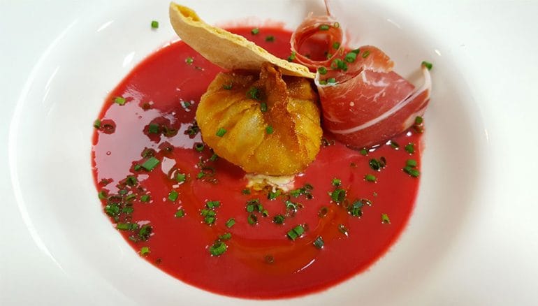 Plato de cocina mediterránea - Restaurante Punta Negra del Hotel Les Rotes