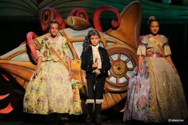 Presentación Infantil Falla Baix La Mar Presidente y Comisión Infantil 2