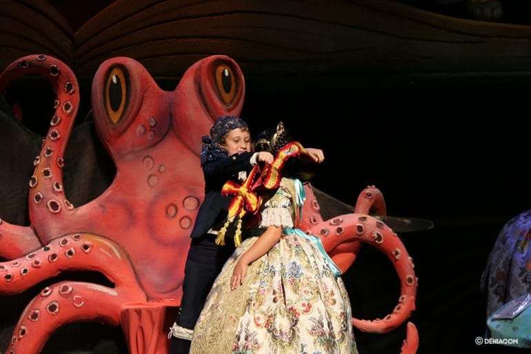 Presentación Infantil Falla Baix La Mar - Presidente y Fallera Mayor Infantil 2020 3