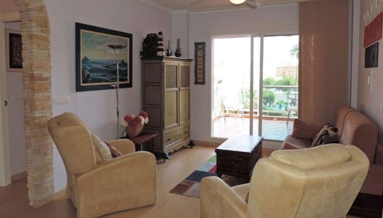 Salón-comedor de un apartamento en venta en Dénia - Euroholding