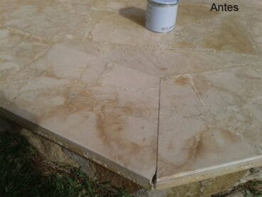 Suelo exterior dañado por agua antes de ser tratado – Pulidos Brillonet