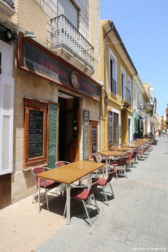 terraza taberna sevillana