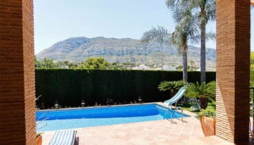Vistas al Montgó en un chalet en venta en Dénia – Lluna Dénia