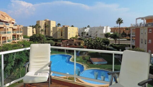 vistas desde balcon zona comunitaria apartamento venta denia