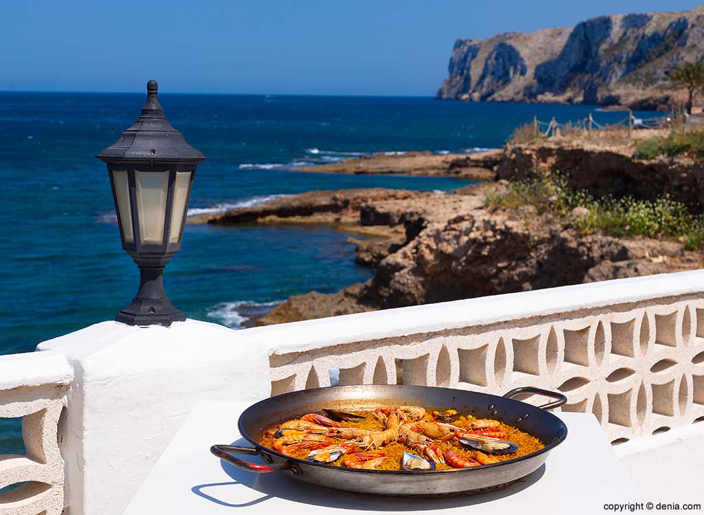 Imagen: Comer un arroz con vistas al mar en Dénia - Restaurante Mena