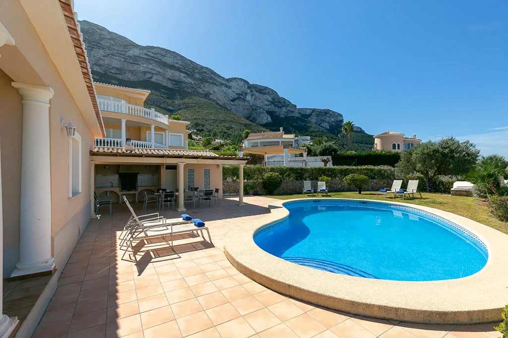 Alquiler vacacional con piscina privada – Quality Rent a Villa