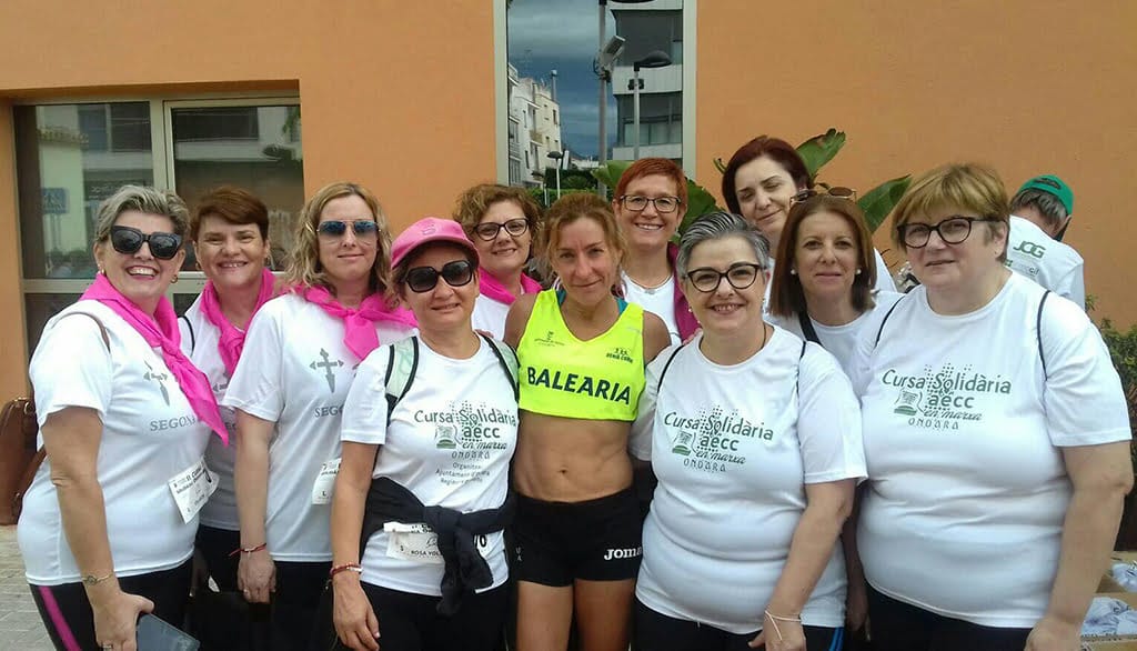 Imagen: Mayca Sala con un grupo de participantes