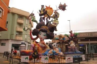 Monumento de la falla Darrere del Castell en 2022