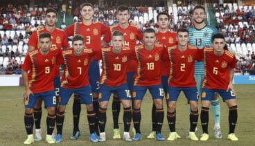 Pepelu en el once inicial de la Selección Española Sub 21 con el dorsal 14