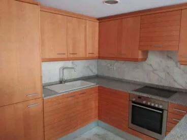 Cocina de un piso de dos dormitorios a la venta en Moraira –  Mare Nostrum Inmobiliaria