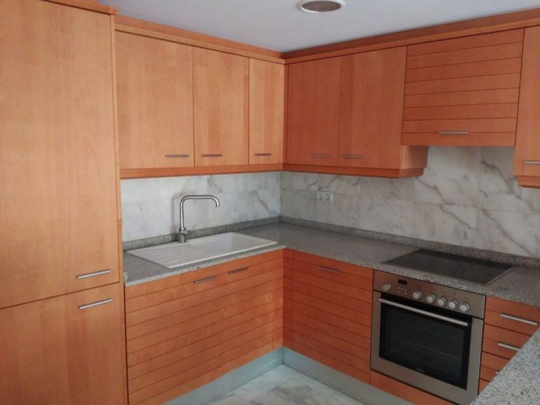 Cocina de un piso de dos dormitorios a la venta en Moraira -  Mare Nostrum Inmobiliaria