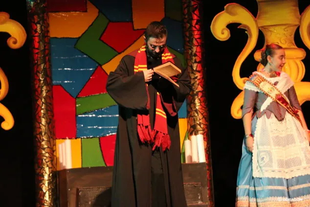 presentacion infantil falla les roques 16