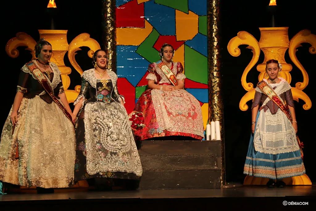 Imagen: Presidentas y Falleras Mayores de Les Roques 2020