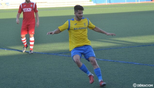 raul autor del unico gol del denia en lalcudia