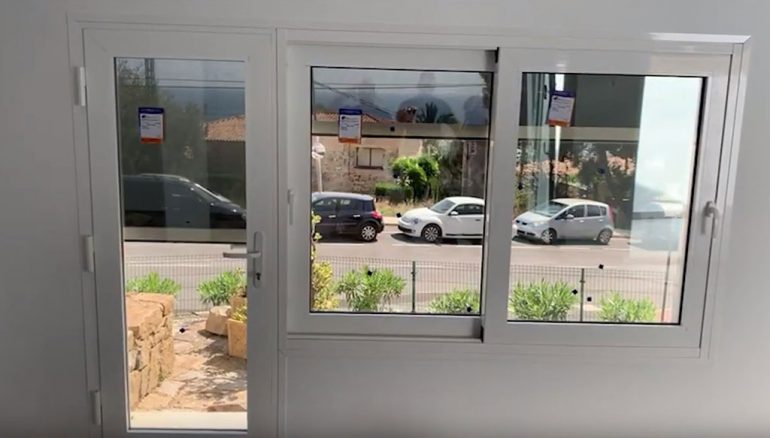 Screen motorizado para puerta y ventana - Alucardona Pvc y Aluminios S.L.