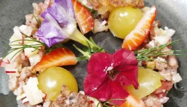 Tartar de blanquet y uva moscatel – Arrels Dénia