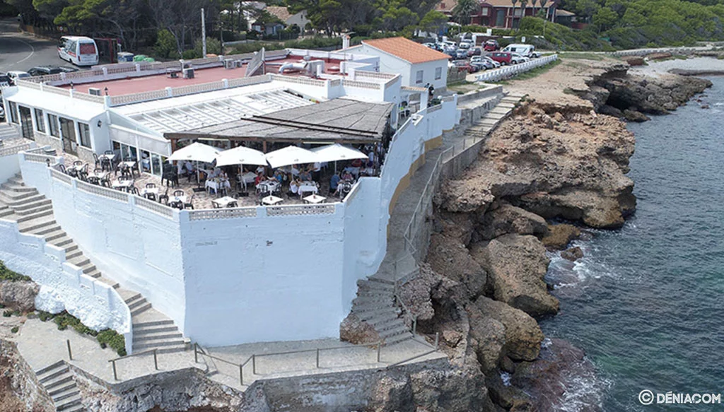 Terraza en alto sobre el mar – Restaurante Mena