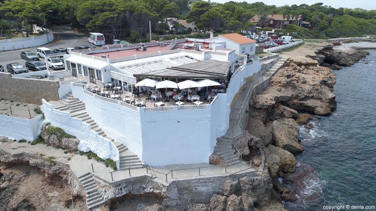 Terraza en alto sobre el mar - Restaurante Mena