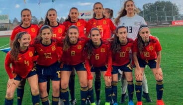 Un once reciente de la Selección Española Sub 17 con Fiamma Benítez en el centro de la parte superior